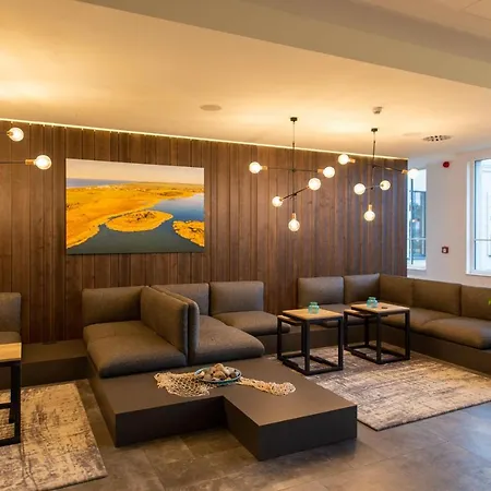 Waterkant Suites 1-27 *