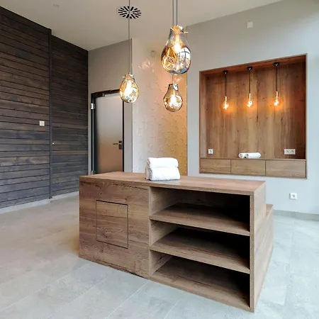 Waterkant Suites 1-27 *